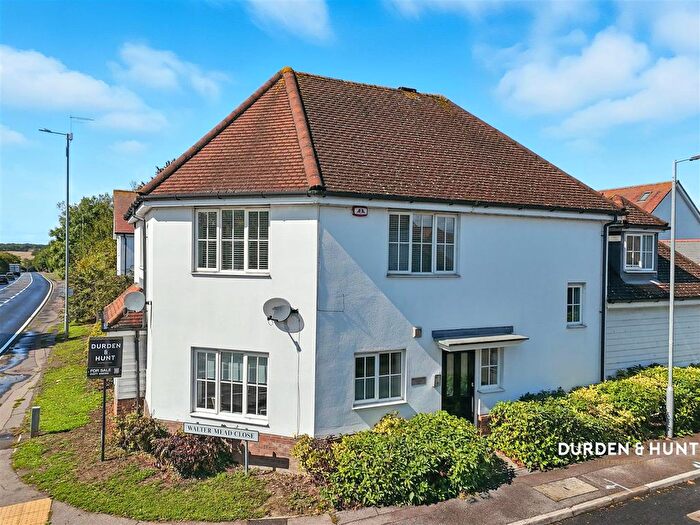2 Bedroom Flat For Sale In Walter Mead Close, Ongar, CM5