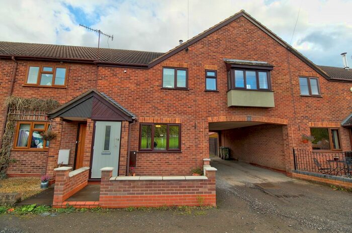 3 Bedroom Cottage For Sale In Moors Avenue, Hartlebury, Kidderminster, DY11