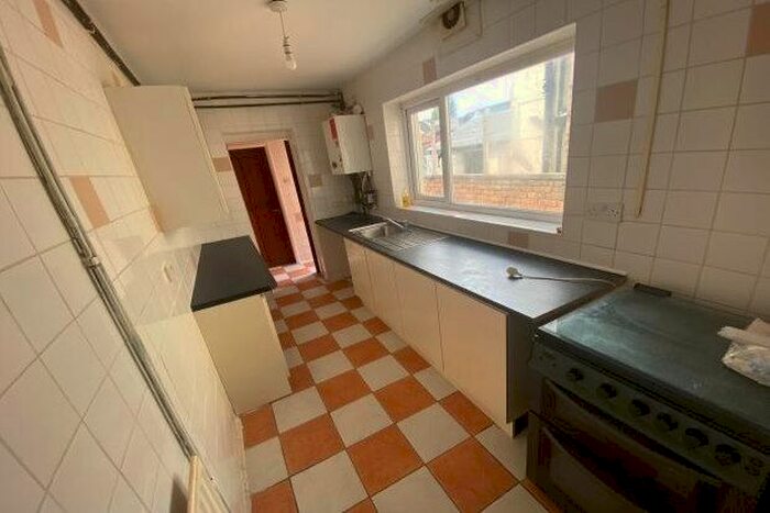 3 Bedroom Property To Rent In Vicarage Road, Wolverhampton, WV2