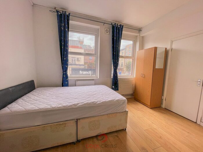 Studio To Rent In Holloway Road, London, N7
