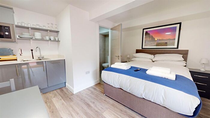 1 Bedroom Flat To Rent In Market Square, Bicester, OX26