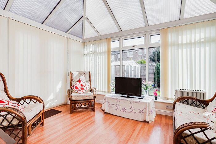 2 Bedroom Detached Bungalow For Sale In Danella Crescent, Wrenthorpe, Wakefield, WF2