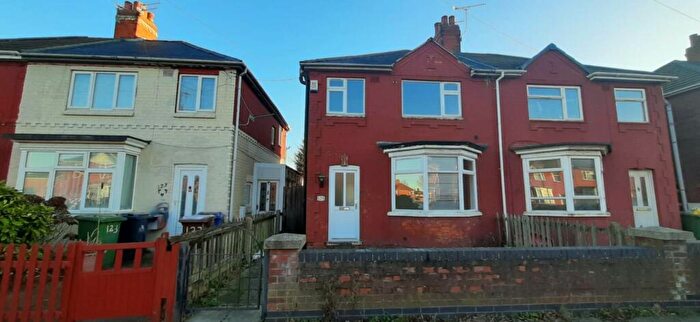 3 Bedroom Semi-Detached House To Rent In Second Avenue, Grimsby, DN33