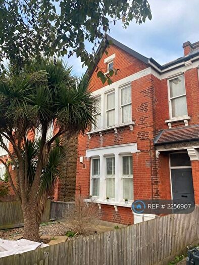 2 Bedroom Flat To Rent In Rosendale Road, London, SE21