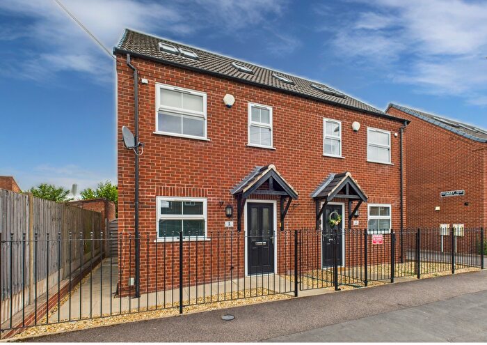 3 Bedroom Semi-Detached House To Rent In Quarry Way, Somercotes, DE55