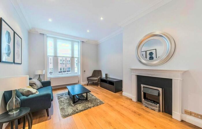 2 Bedroom Flat To Rent In George Street, Marylebone, London, W1U