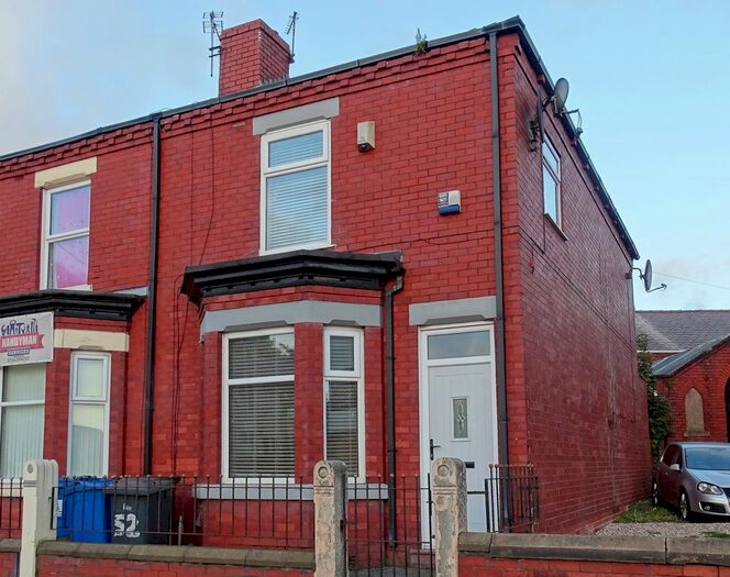 3 Bedroom End Of Terrace House To Rent In Warrington Lane, Wigan, WN1