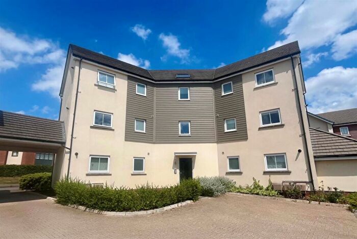 1 Bedroom Flat For Sale In Davies Road, Longhedge, Salisbury, SP4