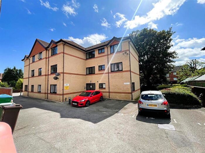 1 Bedroom Property To Rent In Nightingale Grove, Southampton, SO15