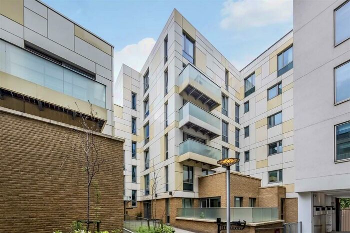 2 Bedroom Apartment To Rent In Trematon Walk, London, N1
