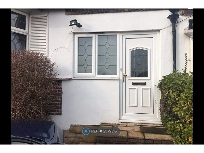 Studio To Rent In Stanley Road, Northwood, HA6