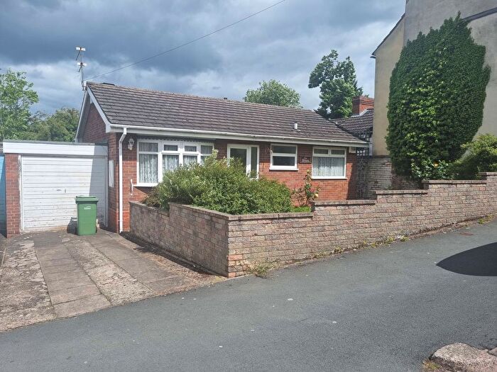 2 Bedroom Bungalow To Rent In Crabbe Street, Stourbridge, West Midlands, DY9
