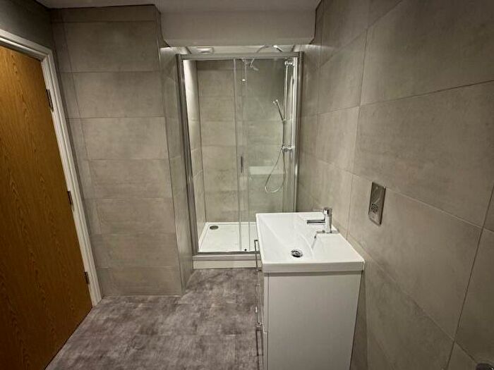 1 Bedroom Flat To Rent In Leeds Road, Shipley, West Yorkshire, BD18