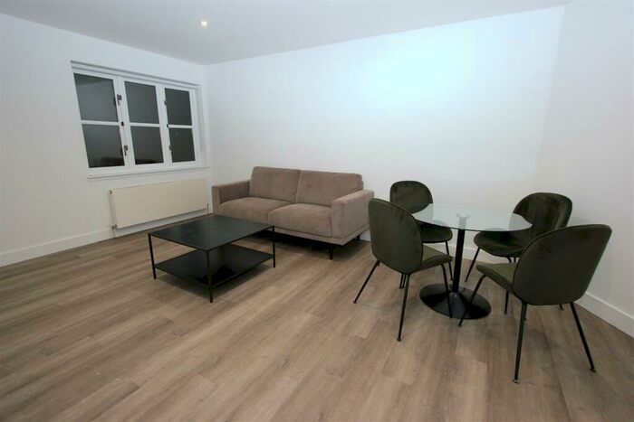 2 Bedroom Apartment To Rent In Kingsley Mews, Wapping Lane, Wapping, E1W