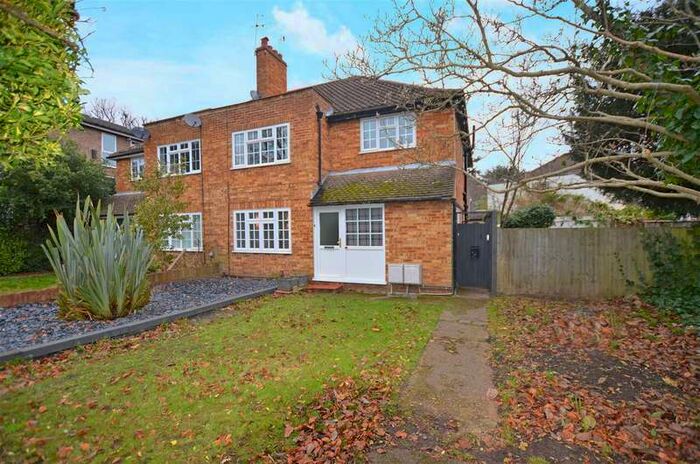 2 Bedroom Maisonette Flat To Rent In Cambridge Road, Teddington, TW11