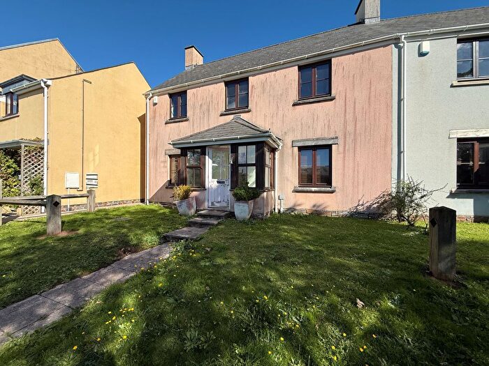 4 Bedroom Property To Rent In Chandlers Yard, Burry Port, SA16
