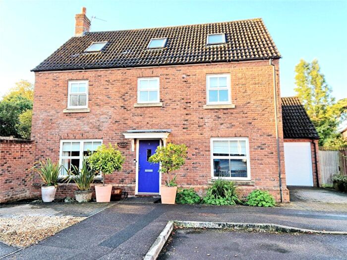 4 Bedroom Detached House For Sale In Tayberry Grove, Mortimer, Reading, Berkshire, RG7