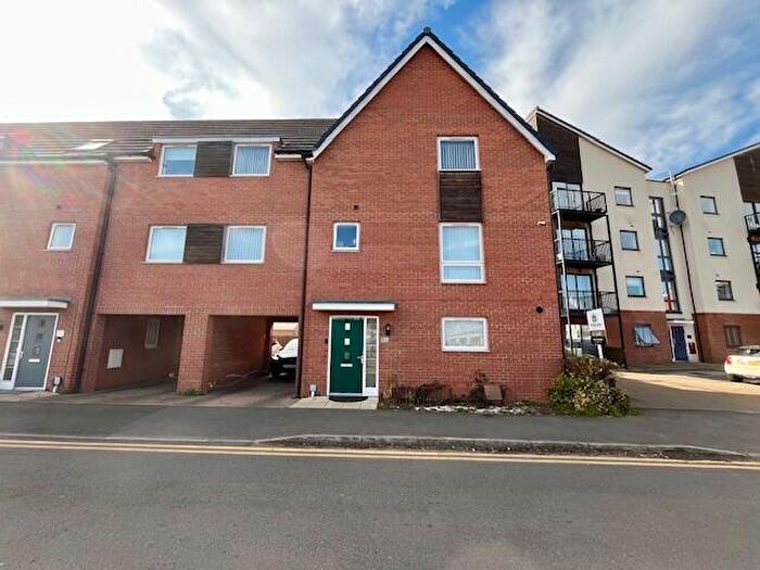 3 Bedroom End Of Terrace House To Rent In Putman Street, Aylesbury, HP19