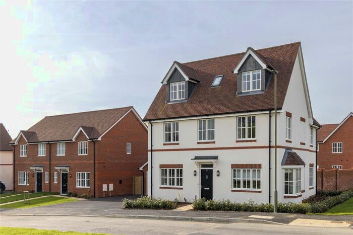 4 Bedroom Detached House For Sale In Old Portsmouth Road, Artington, Guildford, Surrey, GU3