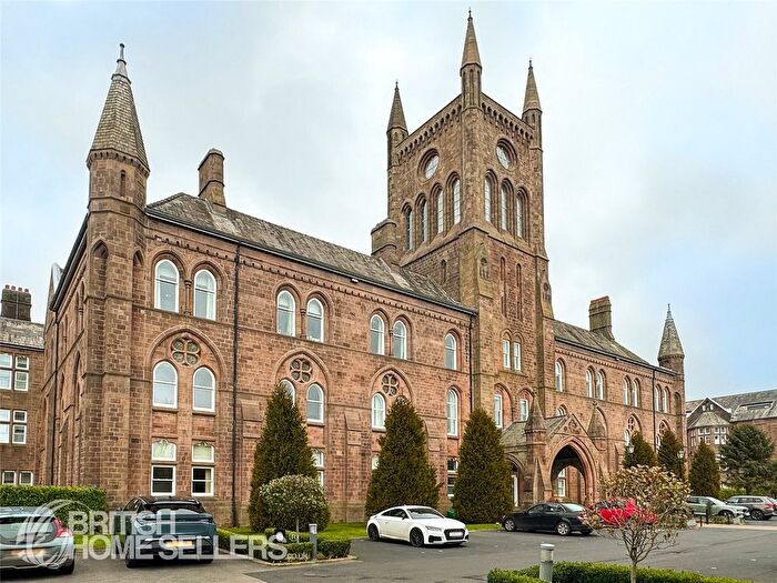 3 Bedroom Flat For Sale In Kershaw Drive, Lancaster, Lancashire, LA1