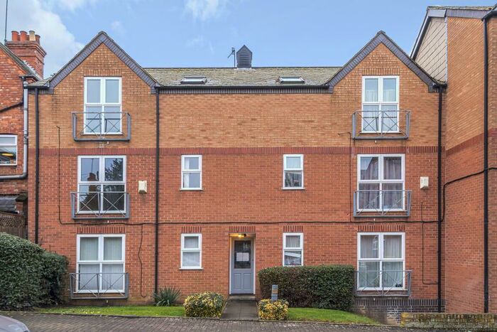 2 Bedroom Apartment To Rent In Banbury, Oxfordshire, OX16