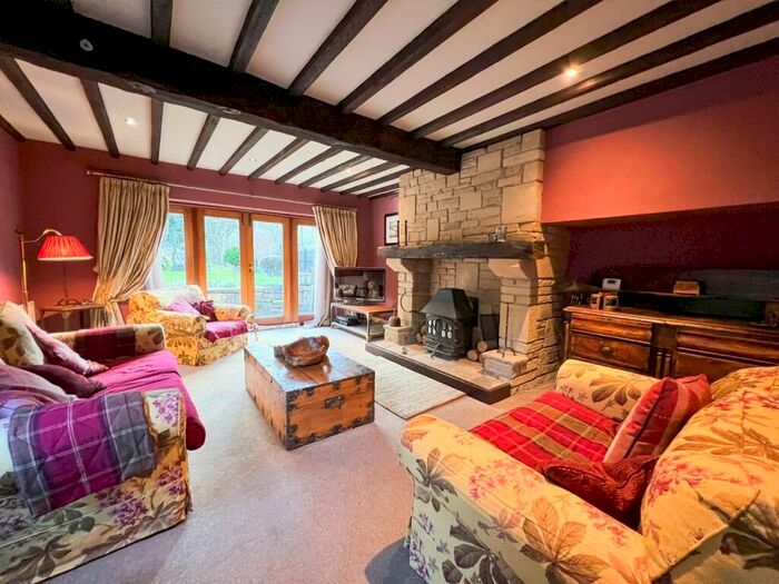 4 Bedroom Character Property For Sale In Hall Ing Lane, Honley, Holmfirth, HD9