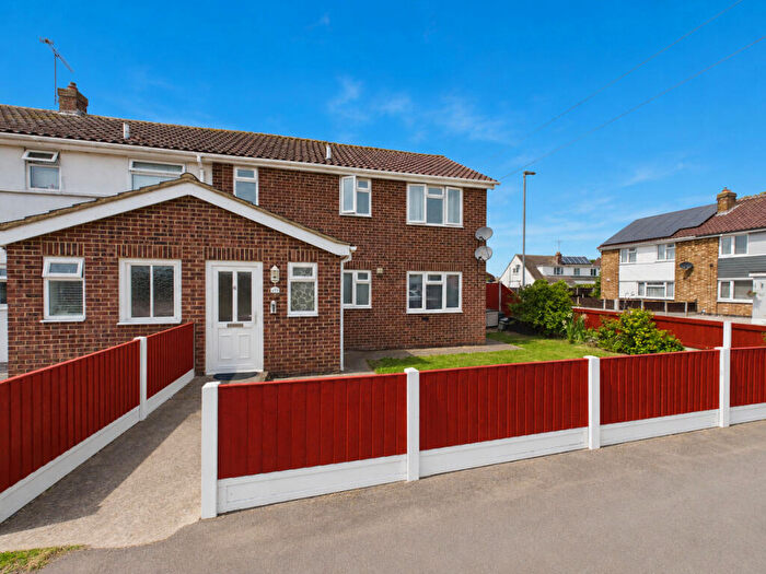 1 Bedroom Apartment For Sale In Pine Close, Canvey Island, SS8