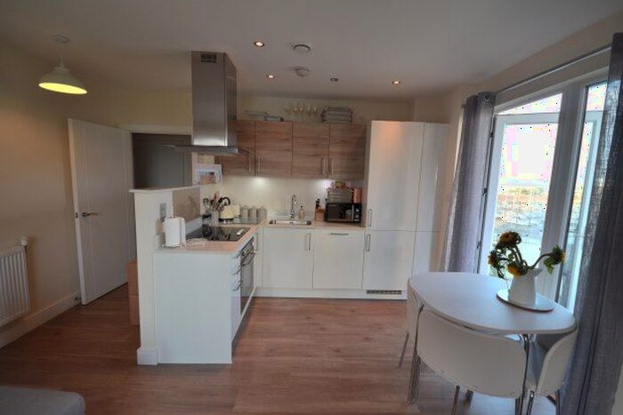 1 Bedroom Flat To Rent In The Peninsula, Gillingham, ME7