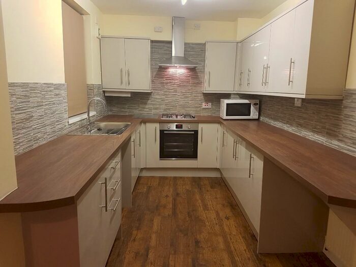 2 Bedroom End Of Terrace House To Rent In Holly Road, Ellesmere Port, Cheshire, CH65