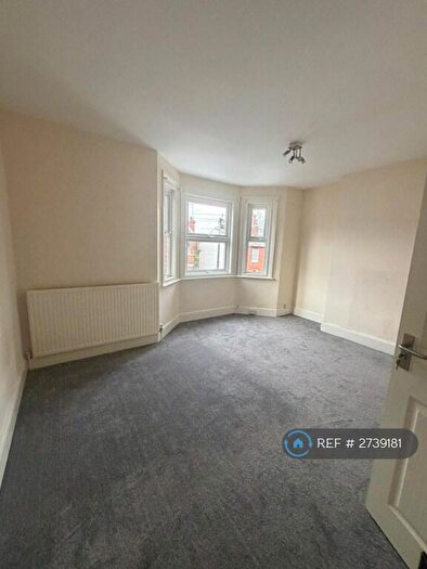 5 Bedroom Terraced House To Rent In Lorne Street, Reading, RG1
