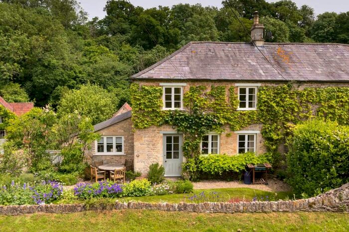 2 Bedroom House To Rent In West Kington, SN14