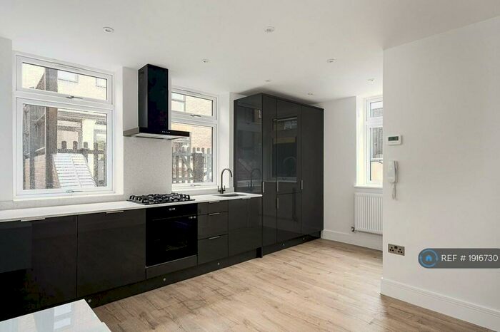 1 Bedroom Flat To Rent In London Apartments, High Wycombe, HP13