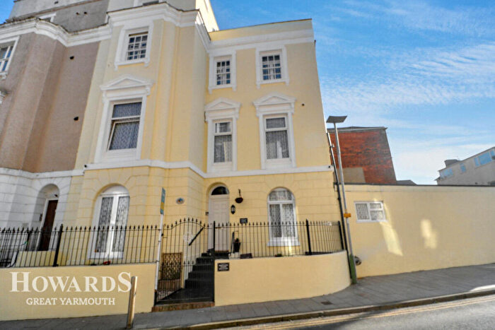 5 Bedroom End Of Terrace House For Sale In Marine Parade, Great Yarmouth, NR30