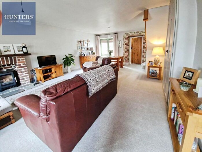 2 Bedroom Cottage For Sale In Treoes, Bridgend, CF35