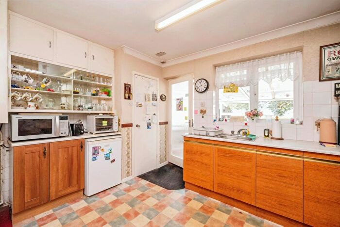 3 Bedroom Detached Bungalow For Sale In Beach Drive, Scratby, Great Yarmouth, NR29