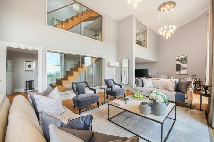 3 Bedroom Penthouse To Rent In Mansion House Drive, Stanmore, HA7