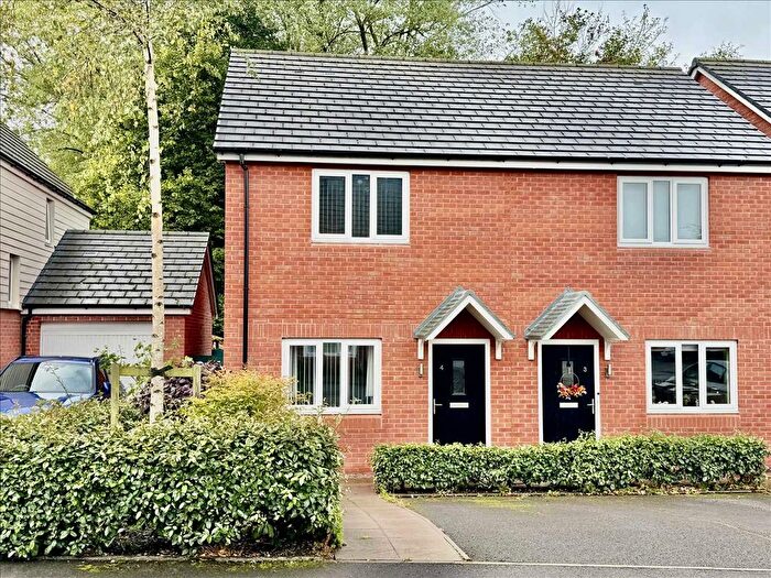 2 Bedroom Semi-detached House For Sale In Danesmore Gardens, Wedensfield, WV11