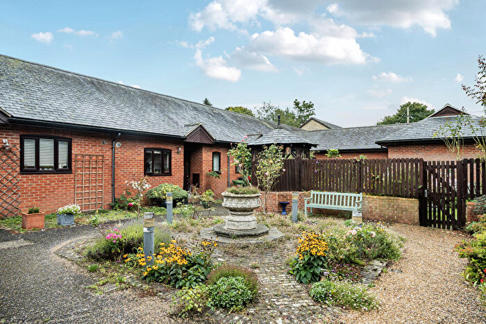 2 Bedroom Bungalow For Sale In Haslemere Road, Liphook, GU30