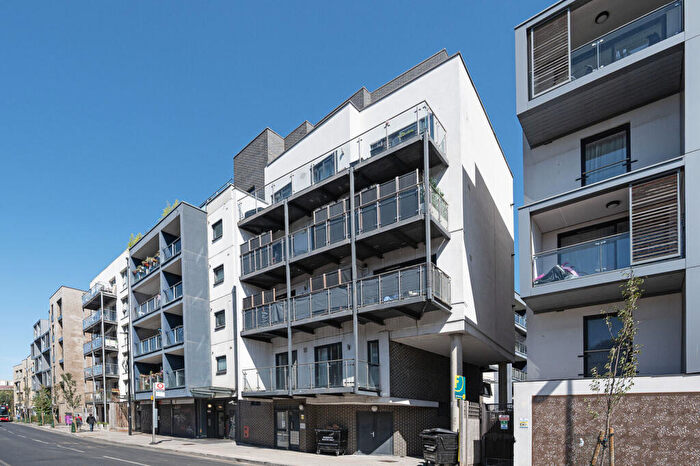 1 Bedroom Flat For Sale In Bow Common Lane, , Bow, London, E3