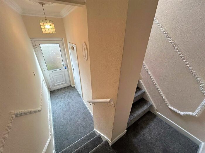 1 Bedroom Apartment To Rent In Park Street, Stourbridge, West Midlands, DY8