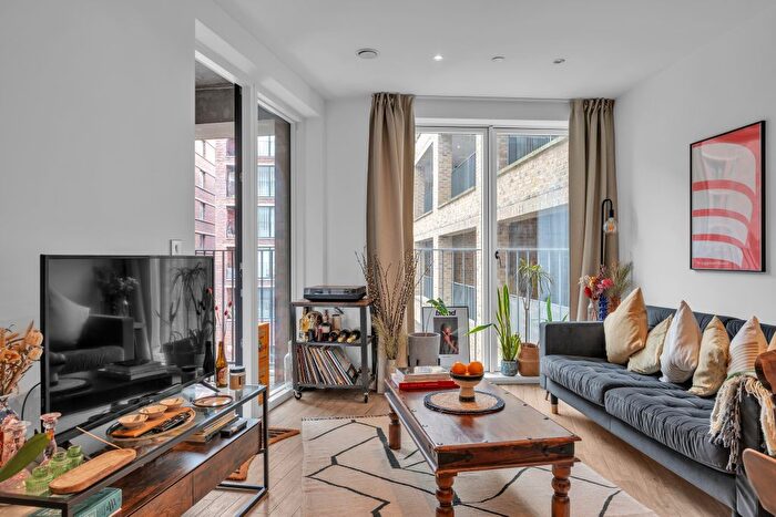 1 Bedroom Flat For Sale In Rookwood Way, London, E3