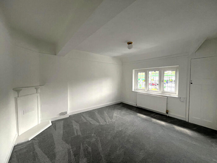 2 Bedroom Flat To Rent In Crofton Road, Orpington, Kent, BR6