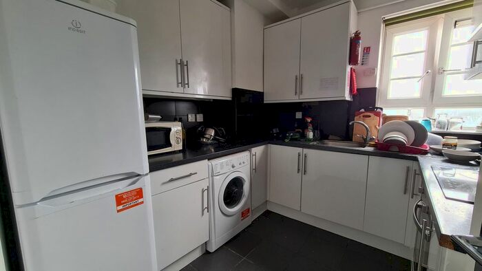Studio To Rent In Candida Court, Clarence Way, London, NW1