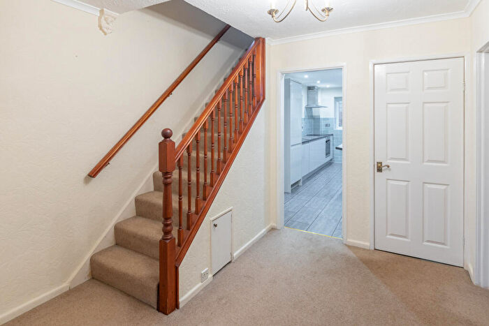 3 Bedroom Semi-Detached House For Sale In Willow Road, Bromsgrove, Worcestershire, B61
