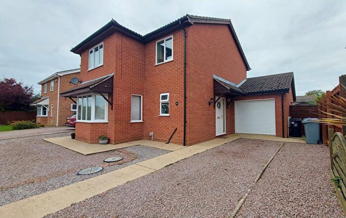 3 Bedroom Detached House For Sale In Hawthorn Road, Bourne, PE10