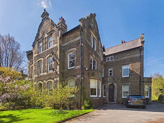 3 Bedroom Flat For Sale In Burlington Road, Buxton, SK17