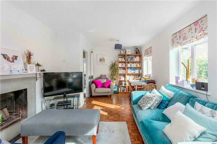 2 Bedroom Apartment To Rent In Church Walk, London, SW13