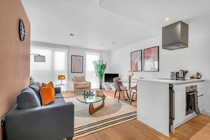 1 Bedroom Apartment To Rent In Avantgarde Place, Shoreditch, London, E1