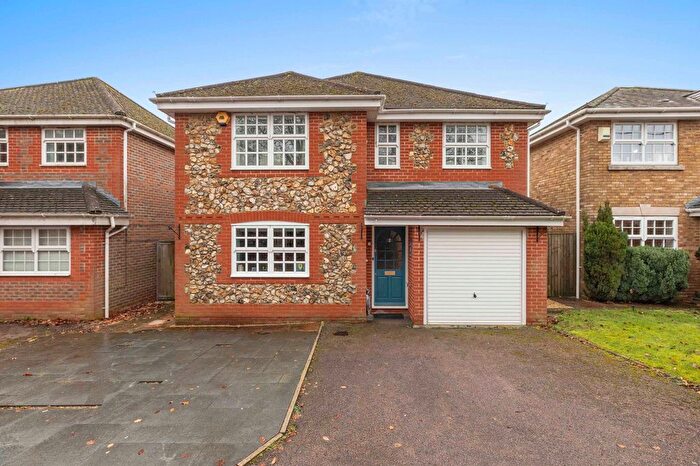 4 Bedroom Detached House For Sale In Wycombe Road, Princes Risborough, HP27