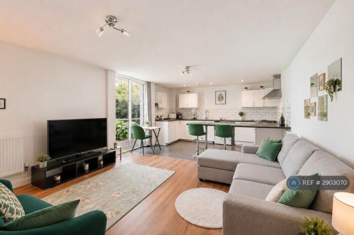 1 Bedroom Flat To Rent In Barrier Point Road, London, E16